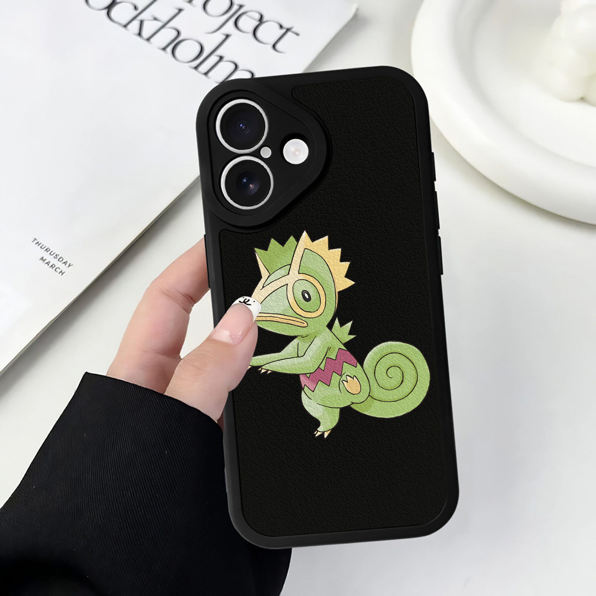 （画像用） ポケットモンスター Pokémon 【iPhone 16シリーズ対応】シリコンスマホケース（レザー調） 材質：シリコン
